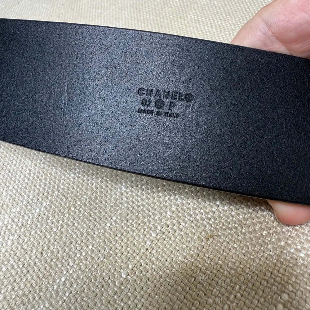 AUTHENTIC CHANEL Black leather lock belt RARE 2002 runway